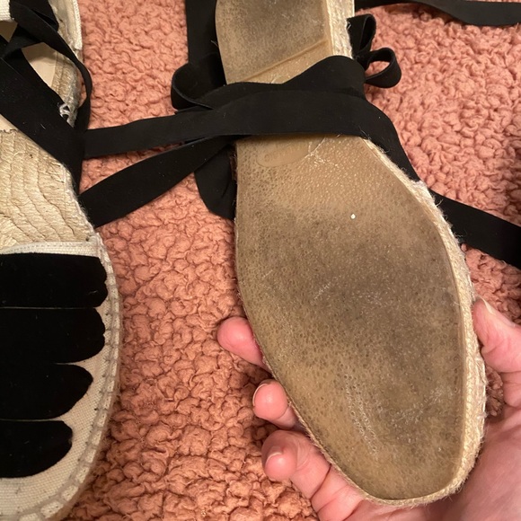 Shoes - Picture 2 of 2